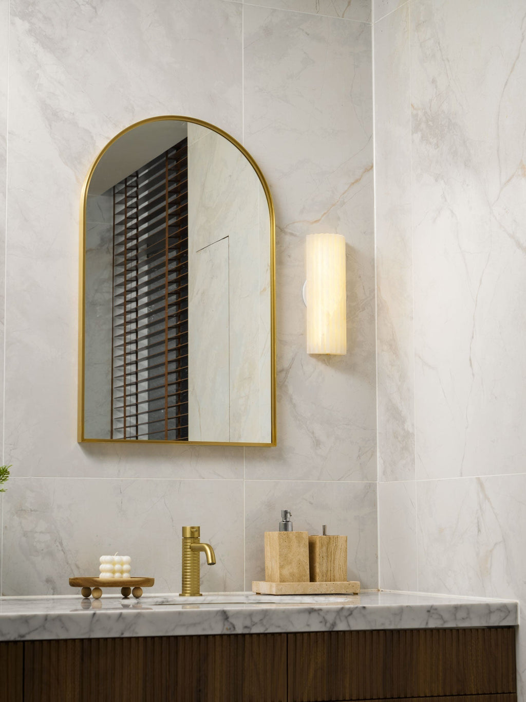 AlbaLinea LED Wall Light in Alabaster
