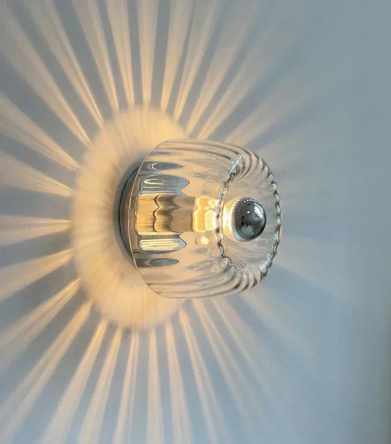 Norévia Minimalist Wall Light in Frosted Glass