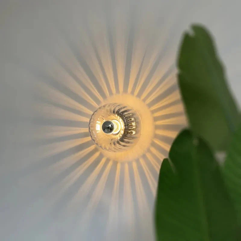 Norévia Minimalist Wall Light in Frosted Glass