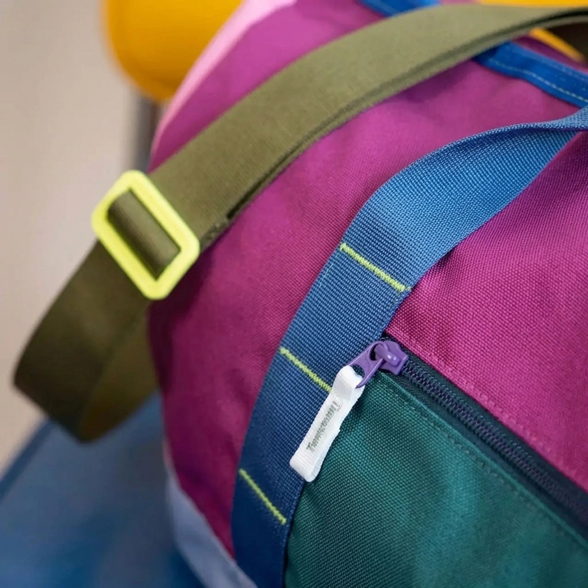 Compact Foldable Color-Block Duffel Bag - 21 Inch Capacity