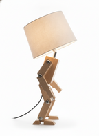 Lampada da tavolo in legno regolabile con braccio robotico
