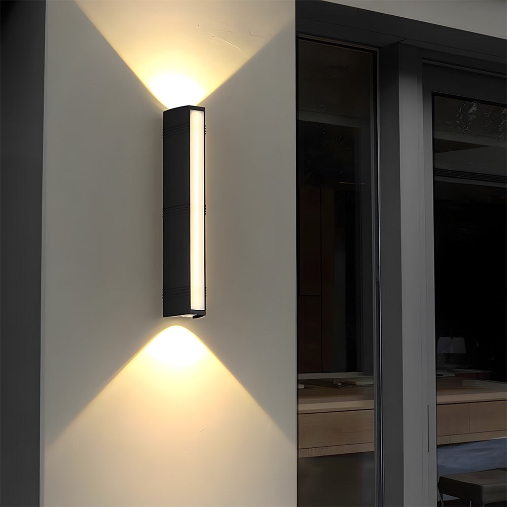 Modern Linear LED Outdoor Wall Light - Weather-Resistant for Gardens and Patios