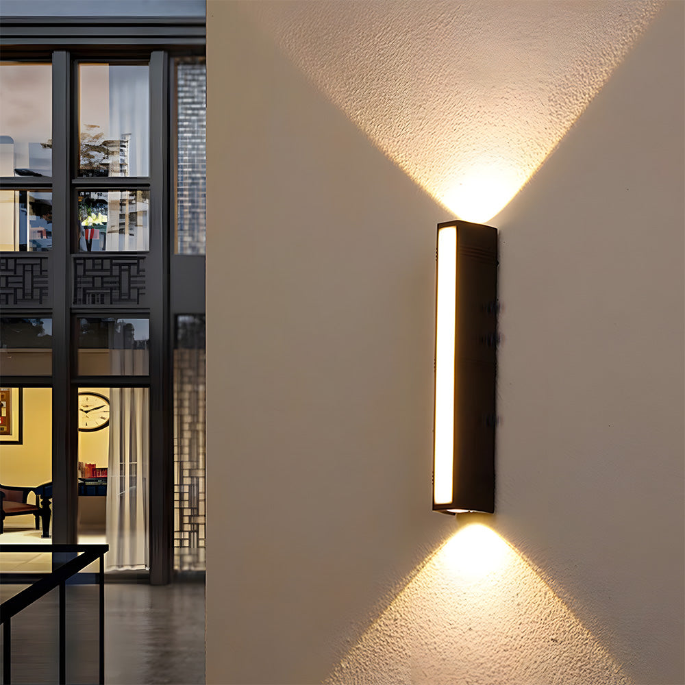 Modern Linear LED Outdoor Wall Light - Weather-Resistant for Gardens and Patios