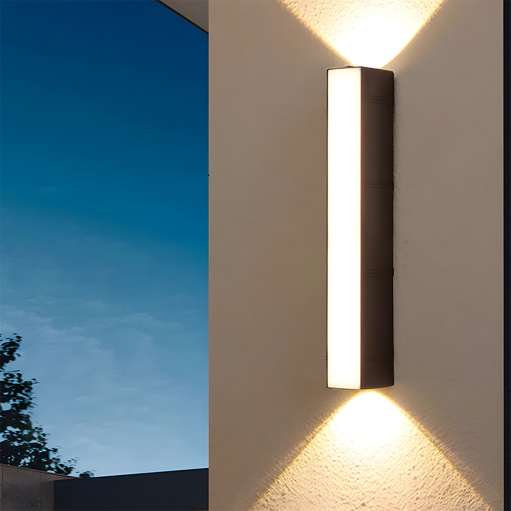 Modern Linear LED Outdoor Wall Light - Weather-Resistant for Gardens and Patios