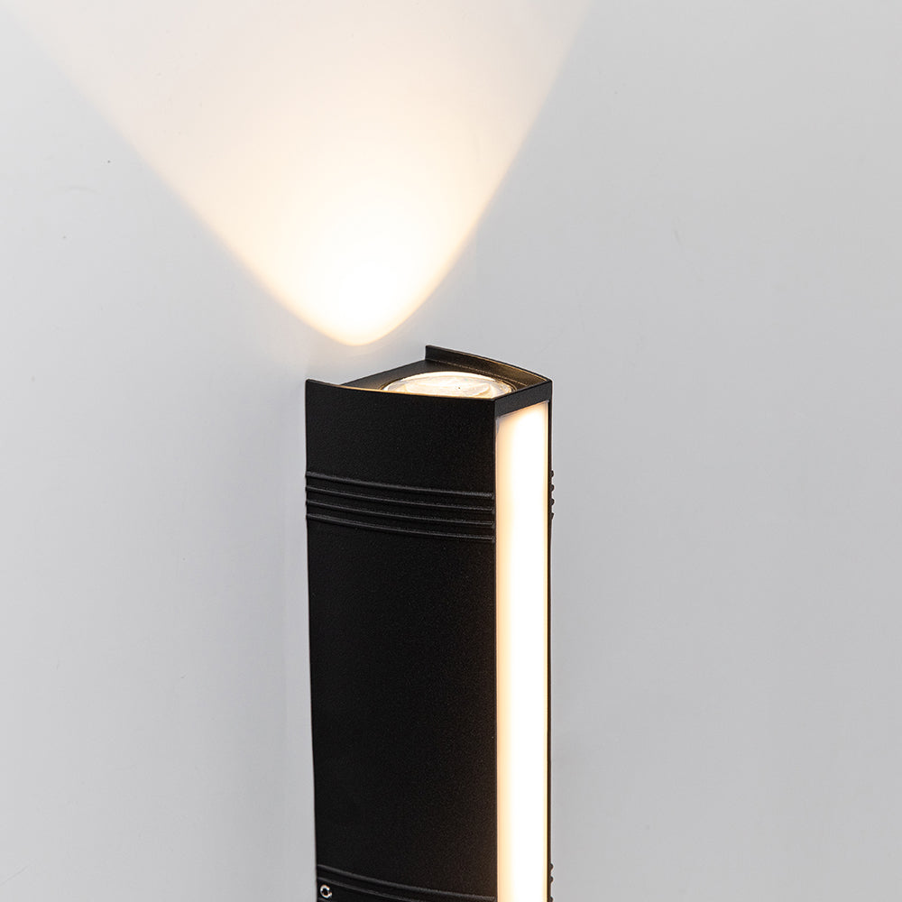 Modern Linear LED Outdoor Wall Light - Weather-Resistant for Gardens and Patios