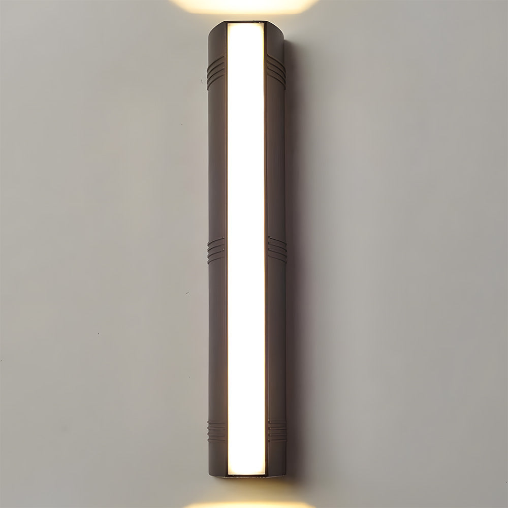 Modern Linear LED Outdoor Wall Light - Weather-Resistant for Gardens and Patios