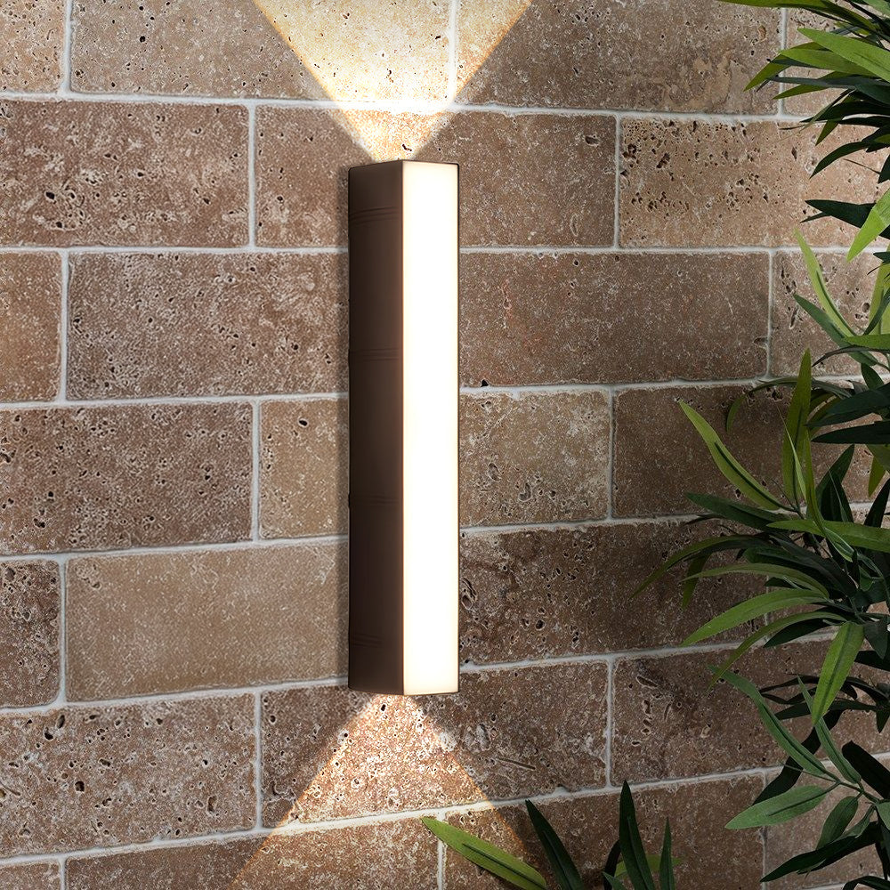Modern Linear LED Outdoor Wall Light - Weather-Resistant for Gardens and Patios
