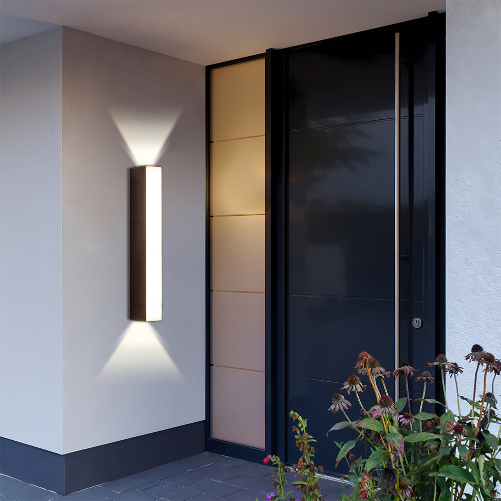 Modern Linear LED Outdoor Wall Light - Weather-Resistant for Gardens and Patios