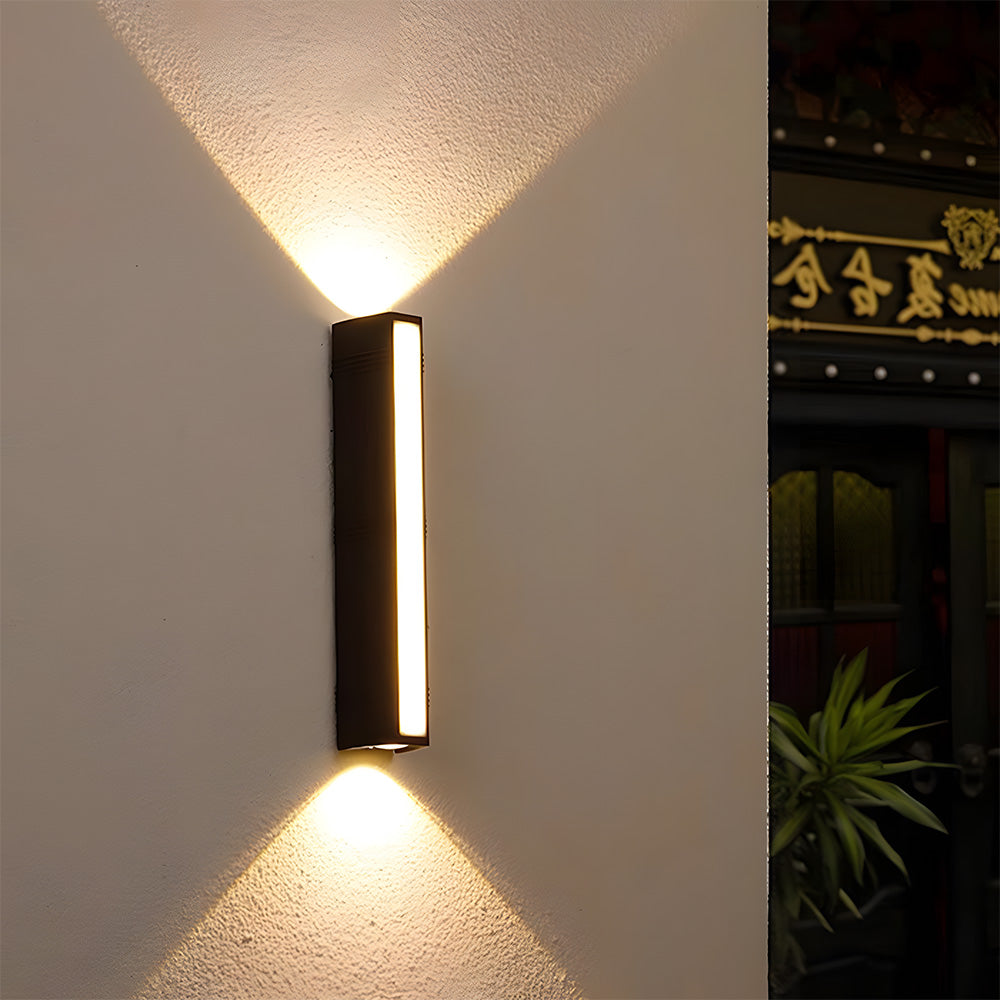 Modern Linear LED Outdoor Wall Light - Weather-Resistant for Gardens and Patios
