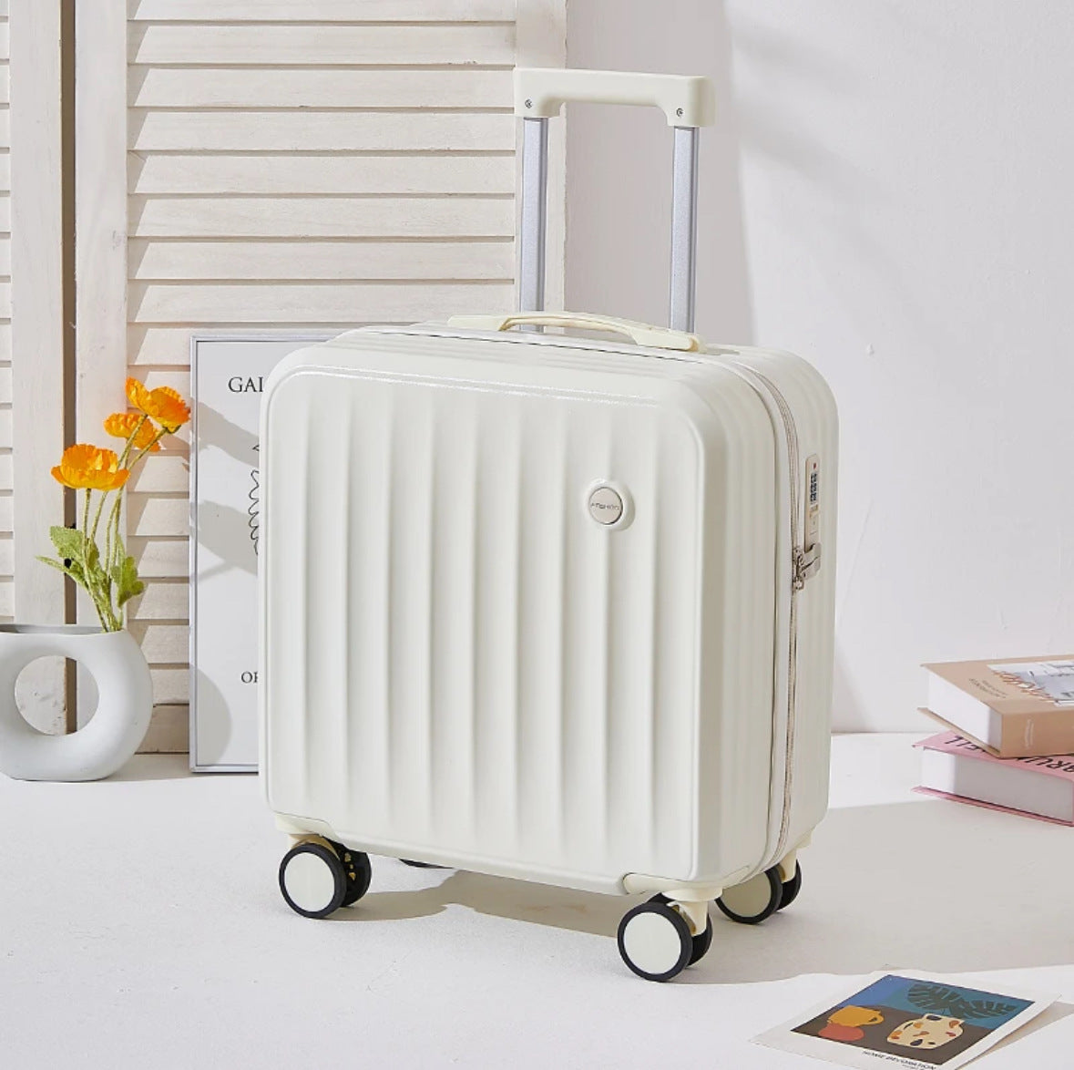 LunaCarry Compact Spinner Suitcase | Multi-Compartment Cabin Luggage