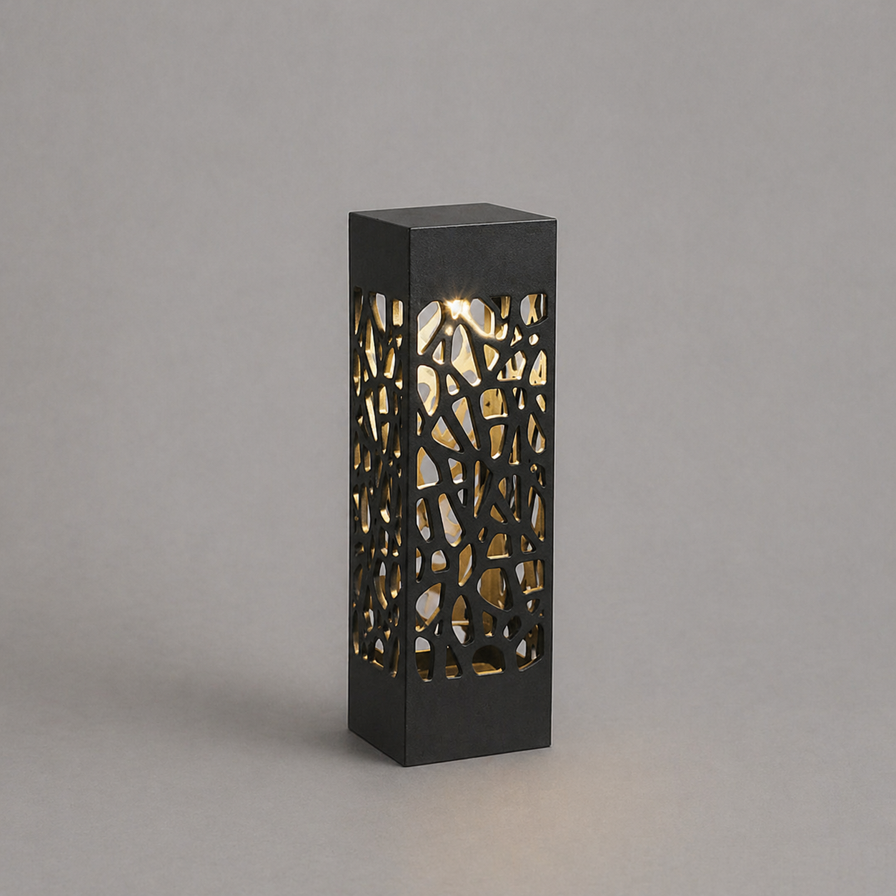 SoléaLume Solar Garden Lamp